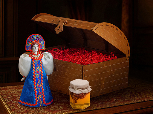 Подарочный набор: кукла фарфоровая, мёд с гецким орехом